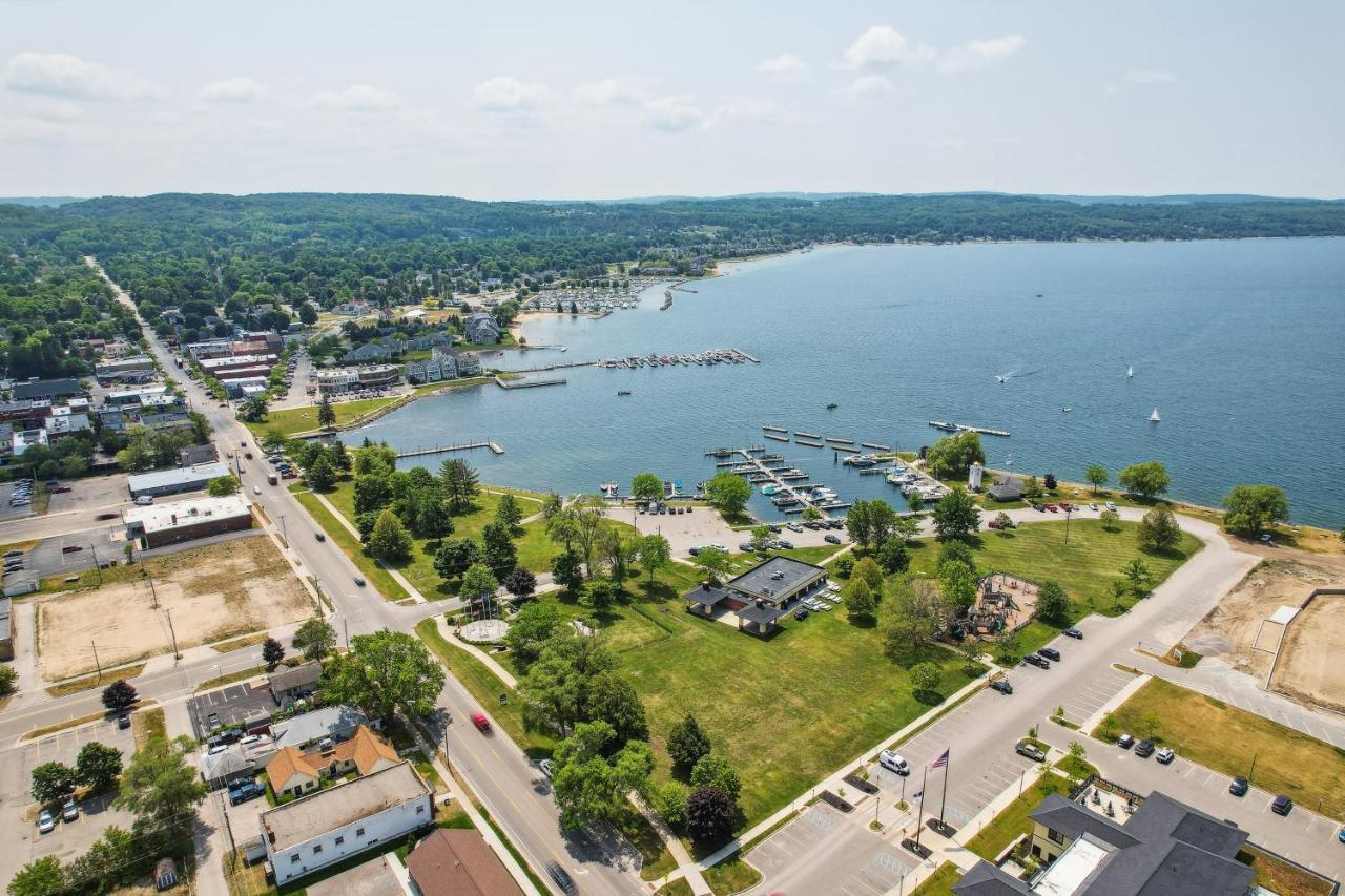 Boyne City Cottage Walk To Downtown And Lake! Ngoại thất bức ảnh