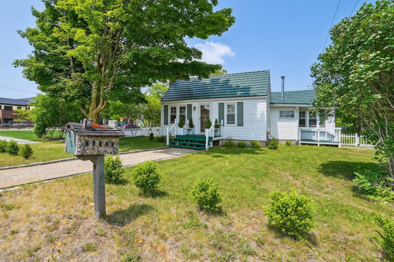 Boyne City Cottage Walk To Downtown And Lake! Ngoại thất bức ảnh